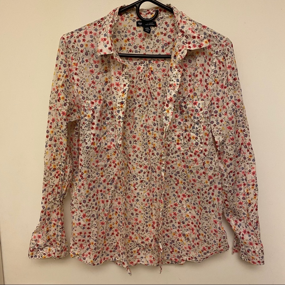 Gap Boyfriend fit flower button down shirt